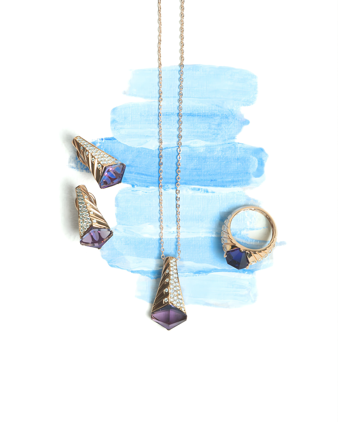 Vespara Pendant