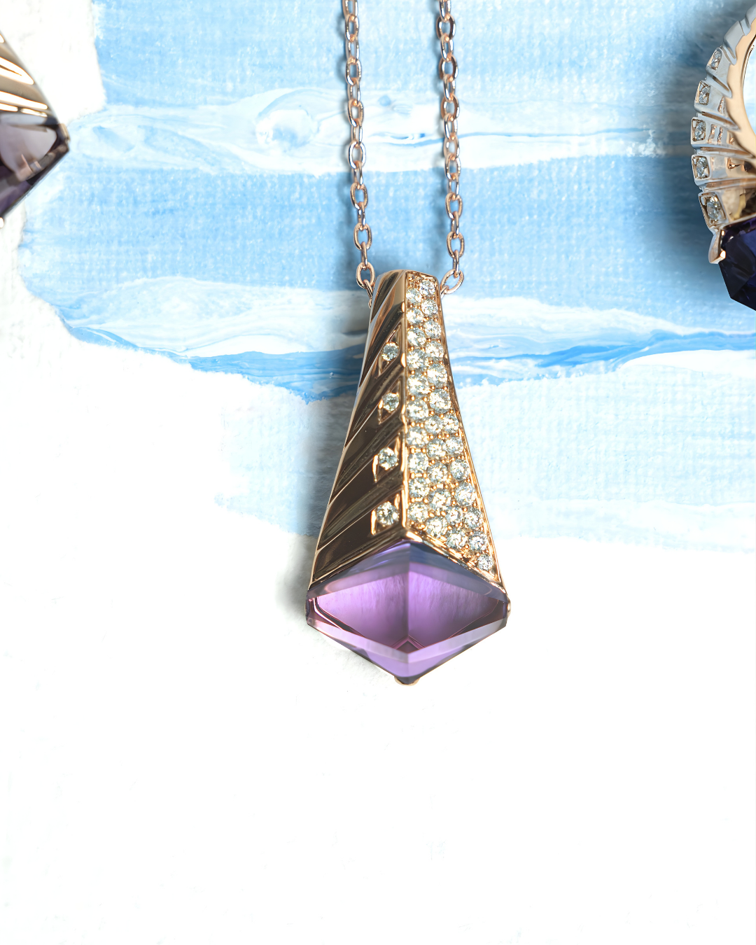Vespara Pendant